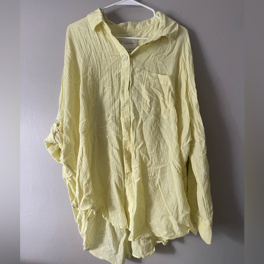 American Eagle Loose Fitting/Oversized Yellow Button Up